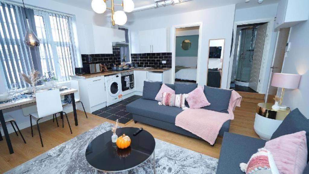 Luxury One Bedroom In Paddington Лондон